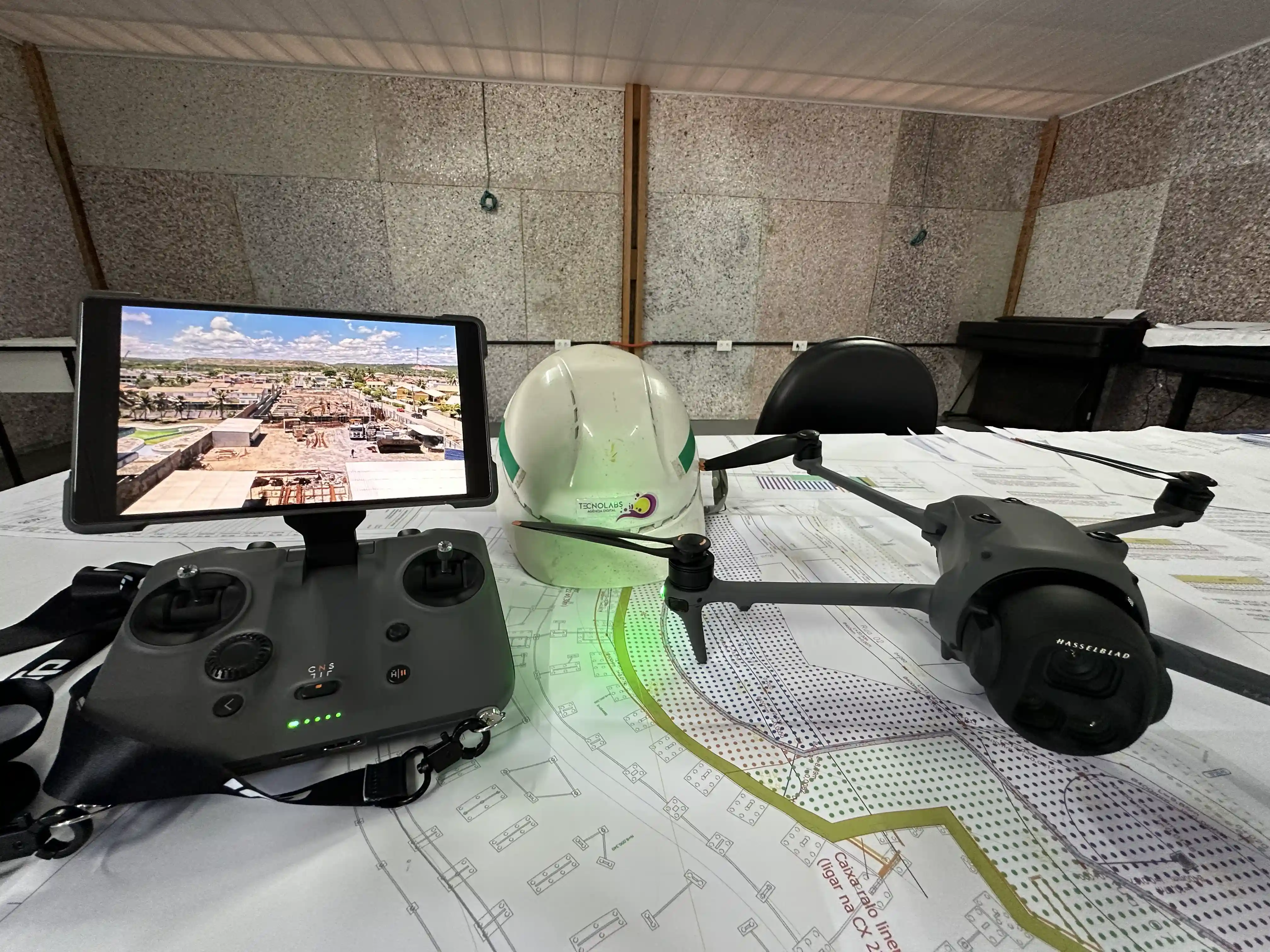 Piloto de Drone Tecnolabs com Equipamento
